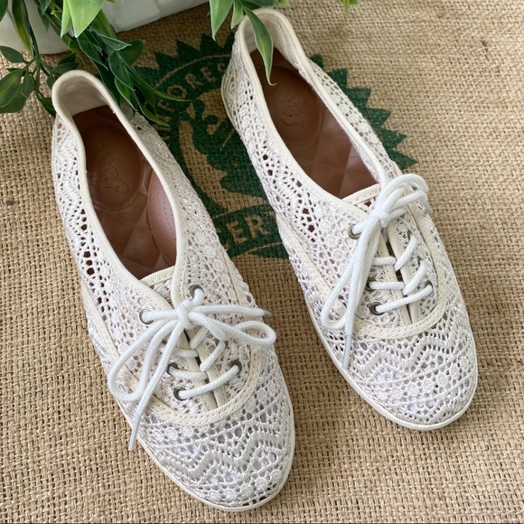 Reef Shoes - Reef crochet lace up flats cream tan 7